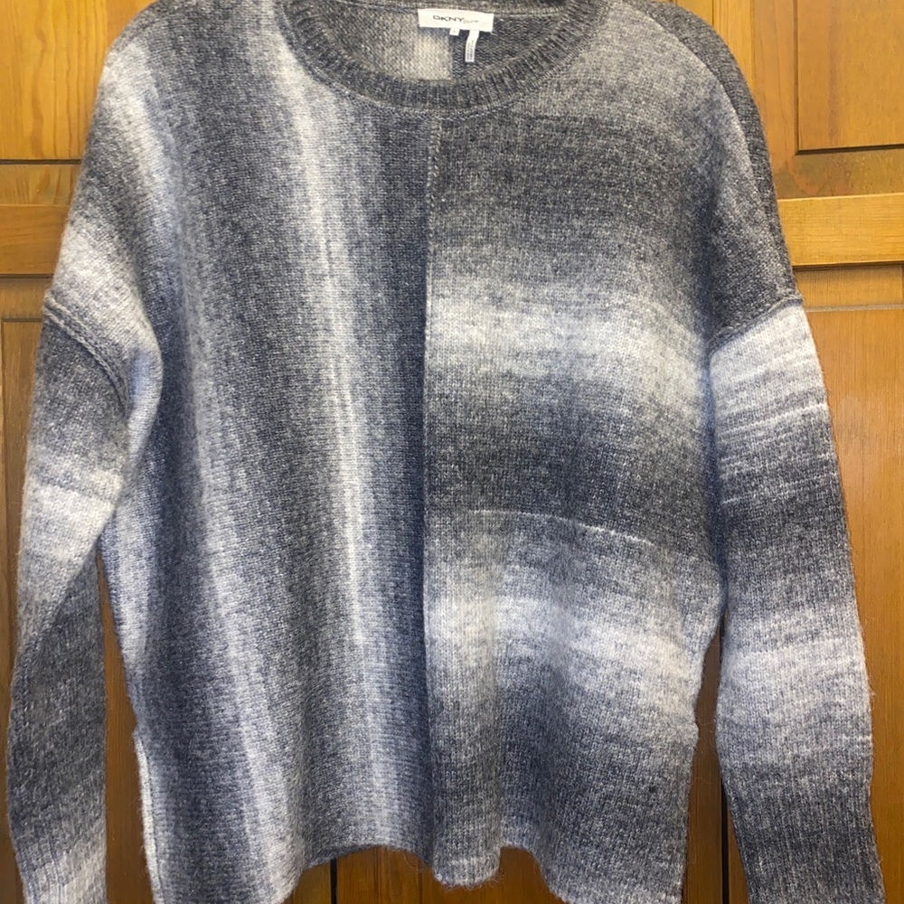 DKNY Gray Abstract Stripe Long-Sleeve Sweater - Women - Texturized - Small